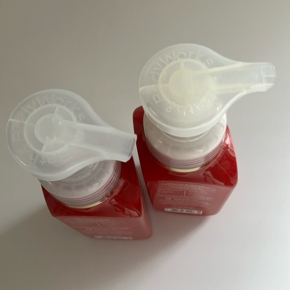 BBW 🆕 FROSTED CRANBERRY HAND SOAP 2 - Pack - Picture 6 of 7
